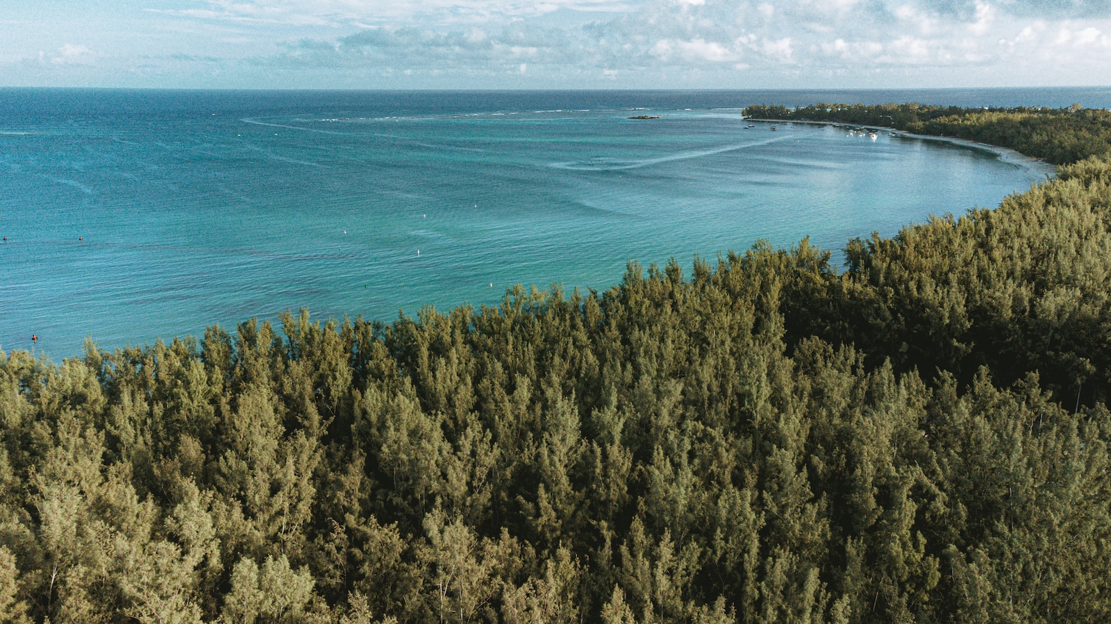 Visiter Maurice: Explorer l’île paradisiaque, ses plages envoûtantes et activités incontournables